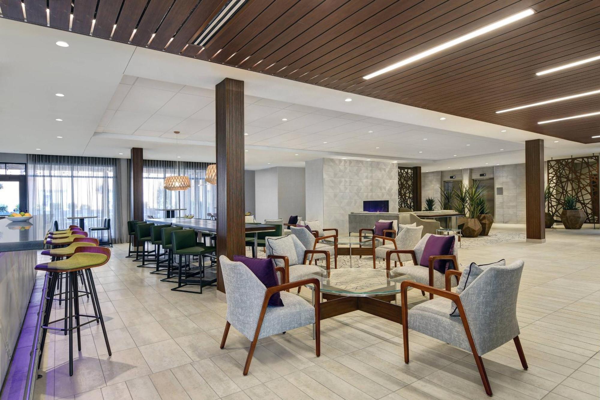 Courtyard By Marriott Manhattan Aggieville Exteriör bild
